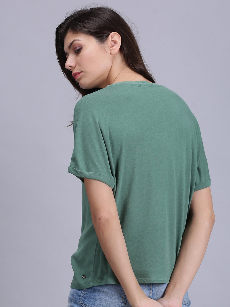 Women Green Solid V-Neck T-Shirts