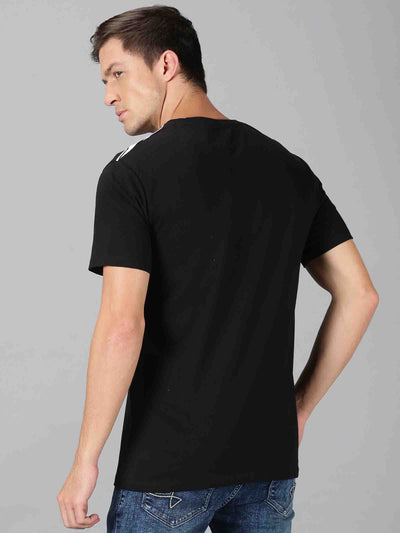 Men Black & White ColorBlock Round Neck T-Shirt